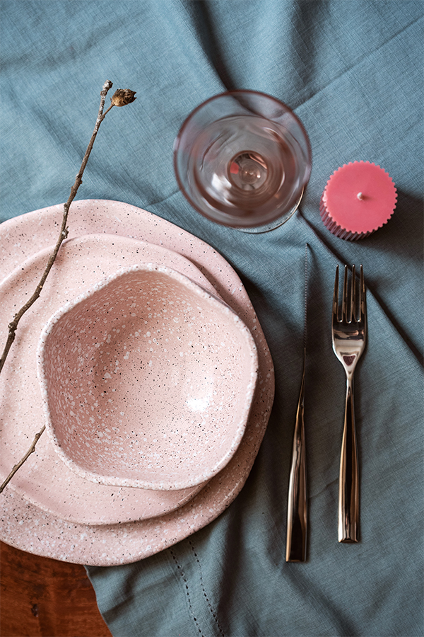Version Love Dinnerware SET Elegance with quiet strength. A handcrafted stoneware dinnerware set with a delicate speckled glaze, made for warm and elegant tables.