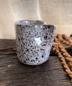 Ardo stoneware Cup Built for a grip that doesn’t negotiate A grounded stoneware mug designed for control, stability, and a confident everyday coffee moment.