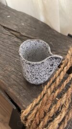 Ardo stoneware Cup Built for a grip that doesn’t negotiate A grounded stoneware mug designed for control, stability, and a confident everyday coffee moment.