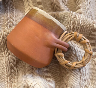 Bara Stoneware Mug Nothing extra. Just how it’s meant to feel A natural clay stoneware mug with a warm amber touch and a handcrafted bamboo handle, designed to feel raw, honest, and close to nature.