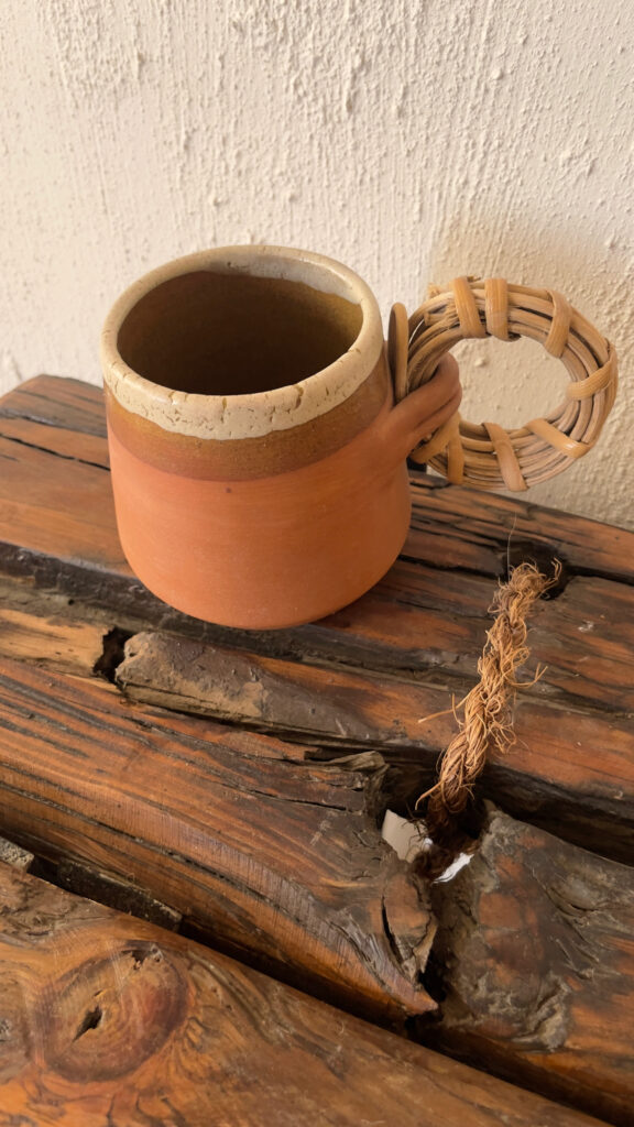 Bara Stoneware Mug Nothing extra. Just how it’s meant to feel A natural clay stoneware mug with a warm amber touch and a handcrafted bamboo handle, designed to feel raw, honest, and close to nature.