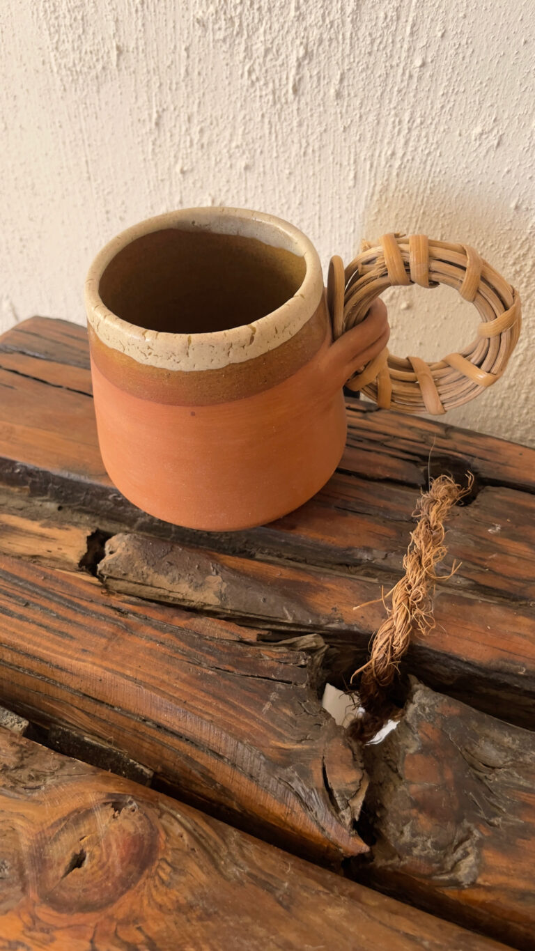 Bara Stoneware Mug Nothing extra. Just how it’s meant to feel A natural clay stoneware mug with a warm amber touch and a handcrafted bamboo handle, designed to feel raw, honest, and close to nature.