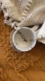 Sylva Stoneware Mug Familiar nature… seen in a deeper shade A creamy beige stoneware mug with soft olive speckles, inspired by traditional coffee rituals and quiet everyday moments.