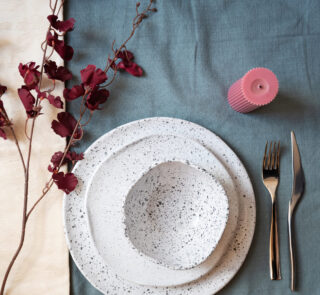Wedding Morning Dinnerware SET For bold tables and beautiful contrasts A handcrafted stoneware dinnerware set finished in a rich matte glaze, designed for bold tables and everyday dining.