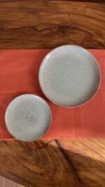 Coral Dinnerware Plate A beautiful stoneware dinnerware collection with a natural mix of green and earthy brown colors. Perfect for serving your main courses, salads, or daily meals.