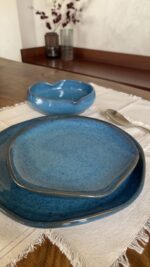 Great Lady Dinnerware SET For bold tables and beautiful contrasts A handcrafted stoneware dinnerware set finished in a rich matte glaze, designed for bold tables and everyday dining.