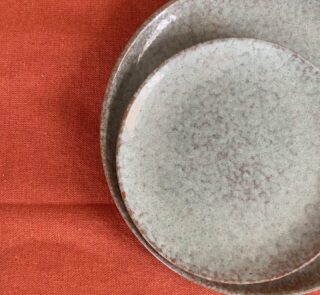 Coral Dinnerware Plate A beautiful stoneware dinnerware collection with a natural mix of green and earthy brown colors. Perfect for serving your main courses, salads, or daily meals.