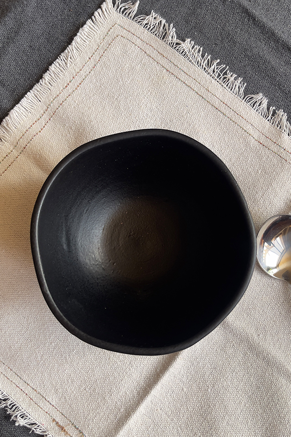 Eclipse Matte Bowl Enjoy your seafood in a refreshing, open-air seaside vibe. Featuring a clean white base and a vibrant blue hand-painted rim, this fish-shaped individual bowl is perfect for your personal servings of seafood soup or pasta.