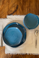 Great Lady Dinnerware SET For bold tables and beautiful contrasts A handcrafted stoneware dinnerware set finished in a rich matte glaze, designed for bold tables and everyday dining.